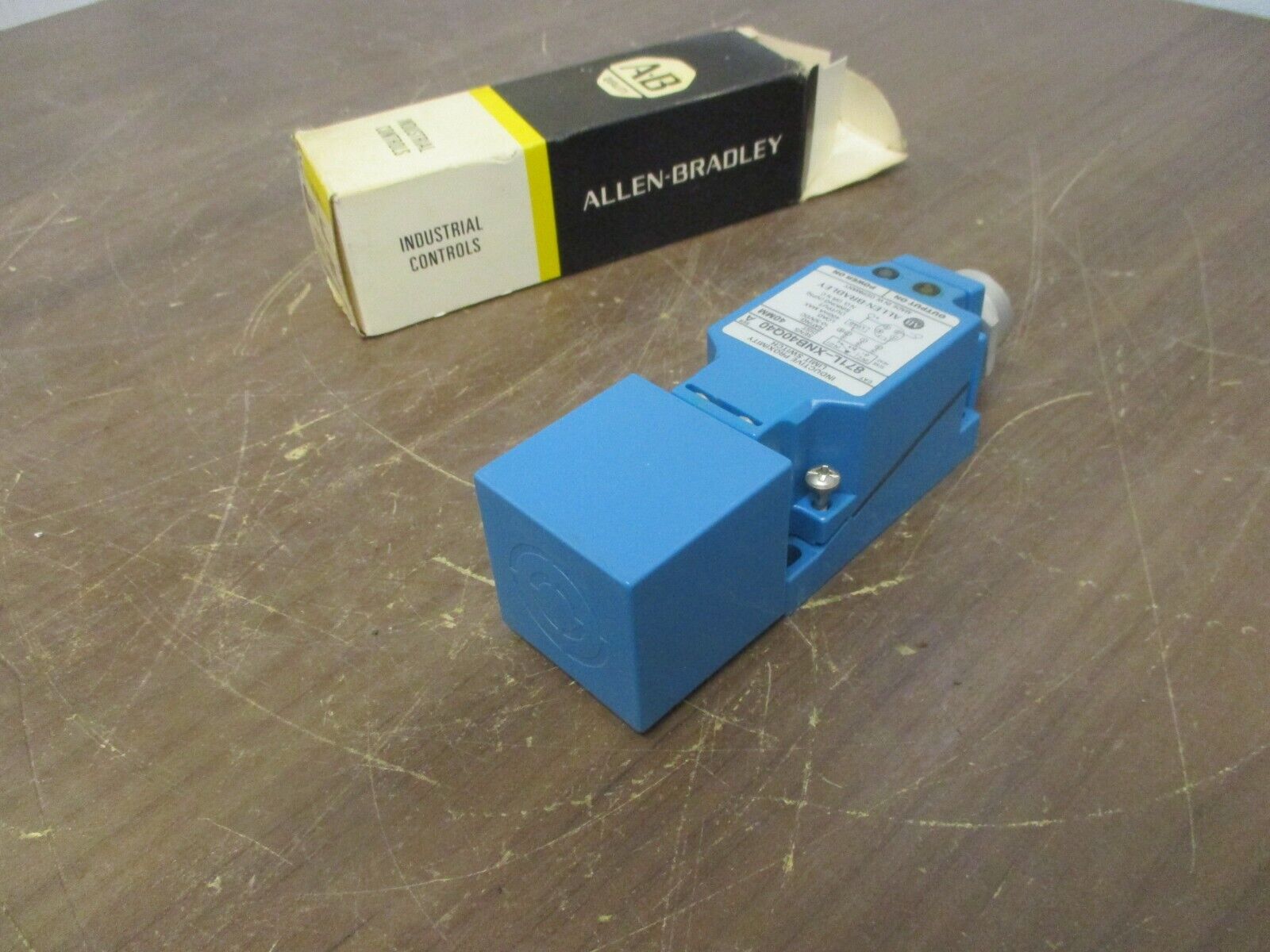 Allen-Bradley Proximity Limit Switch 871L-XNB40Q40 New Surplus