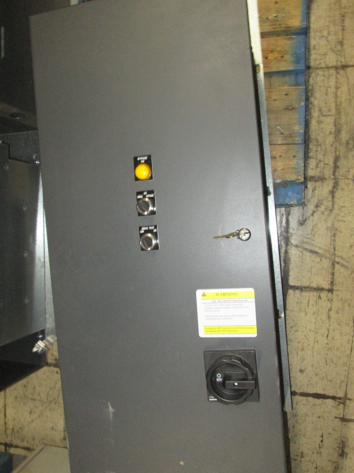 Siemens SED2 AC Drive VBA360.F133X SED2-45/32X 60HP Used