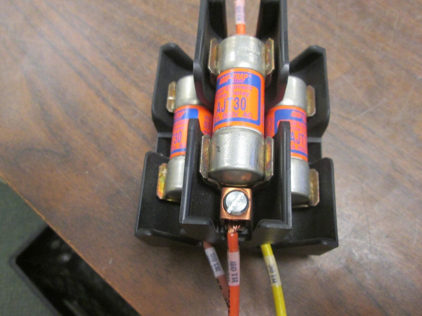 Buss Fuseblock 30A 600V 3P Class J Pyramid w/ 30A Fuses (Brand May Vary) Used
