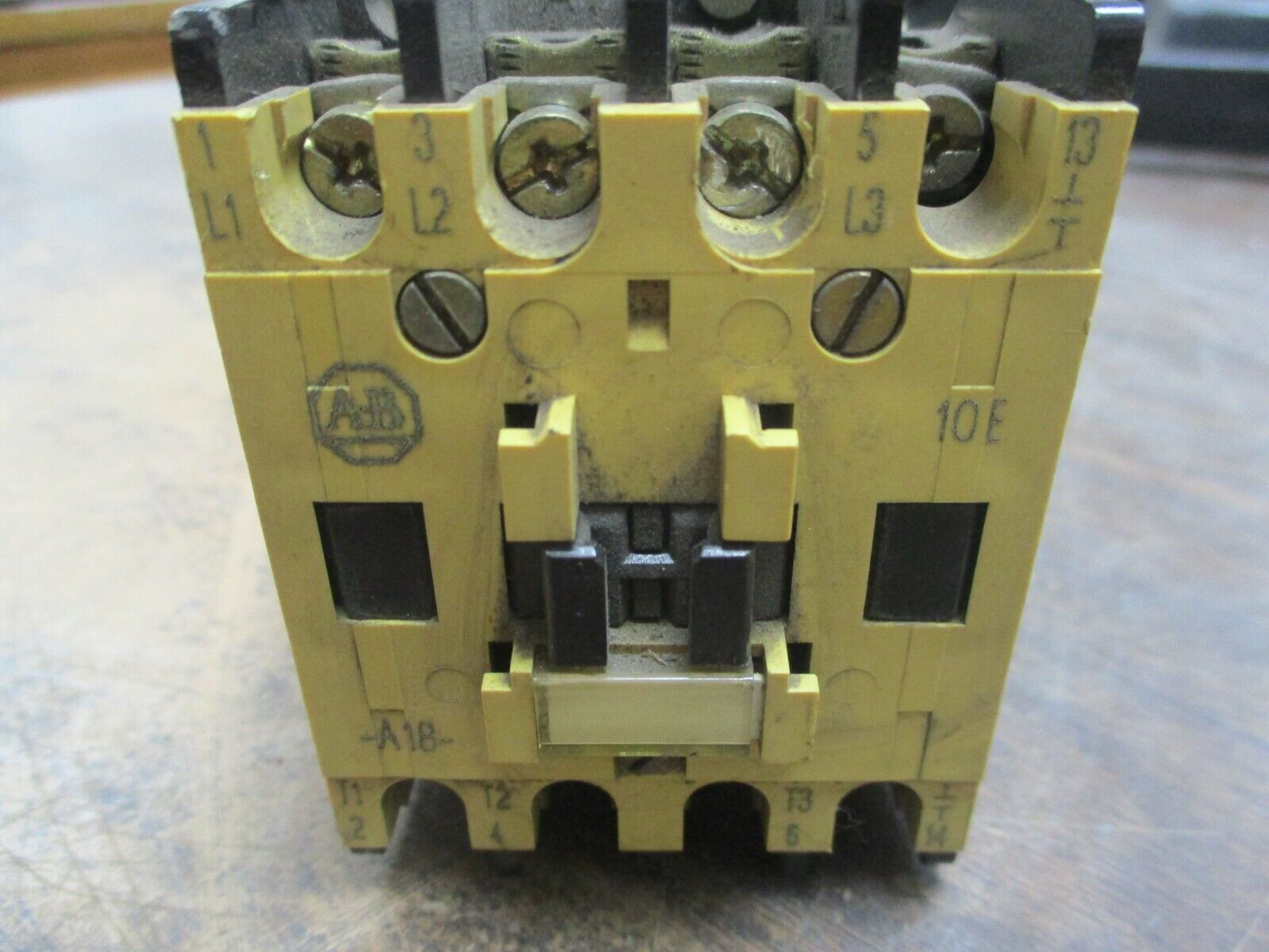 Allen-Bradley Contactor 100-A18ND3 120V Coil 18A 600V Used