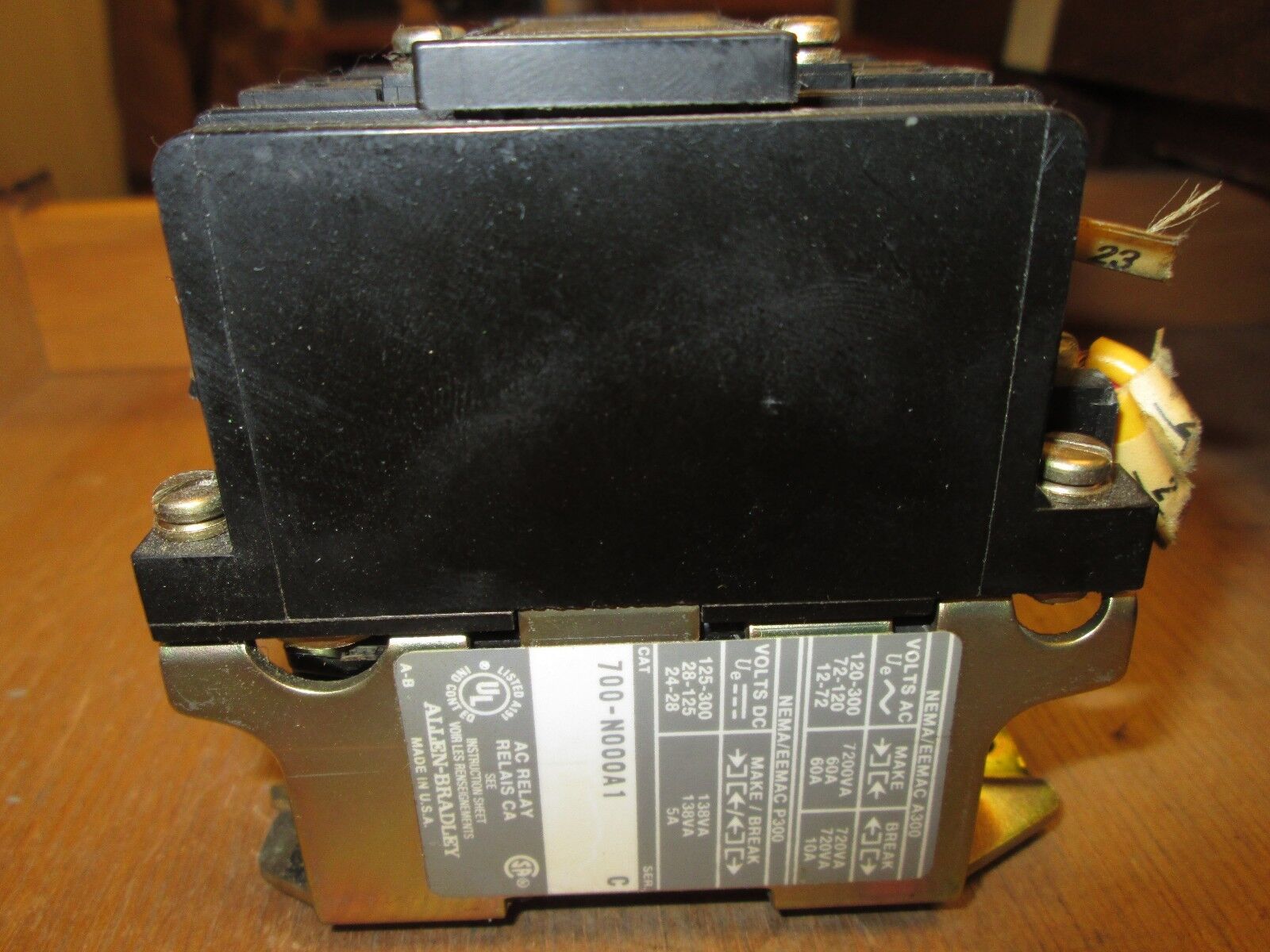 Allen-Bradley  Relay  700-N000A1  120V Coil  Used