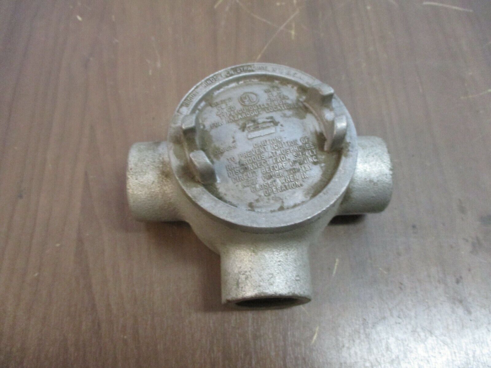 Cooper Crouse-Hinds Condulet Conduit Outlet Box w/ Cover GUAT36 Size: 1" Used