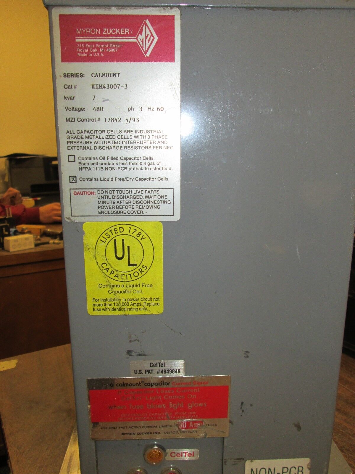 Myron Zucker Calmount Capacitor KIM43007-3 7KVAR 480V 3Ph 60Hz Used
