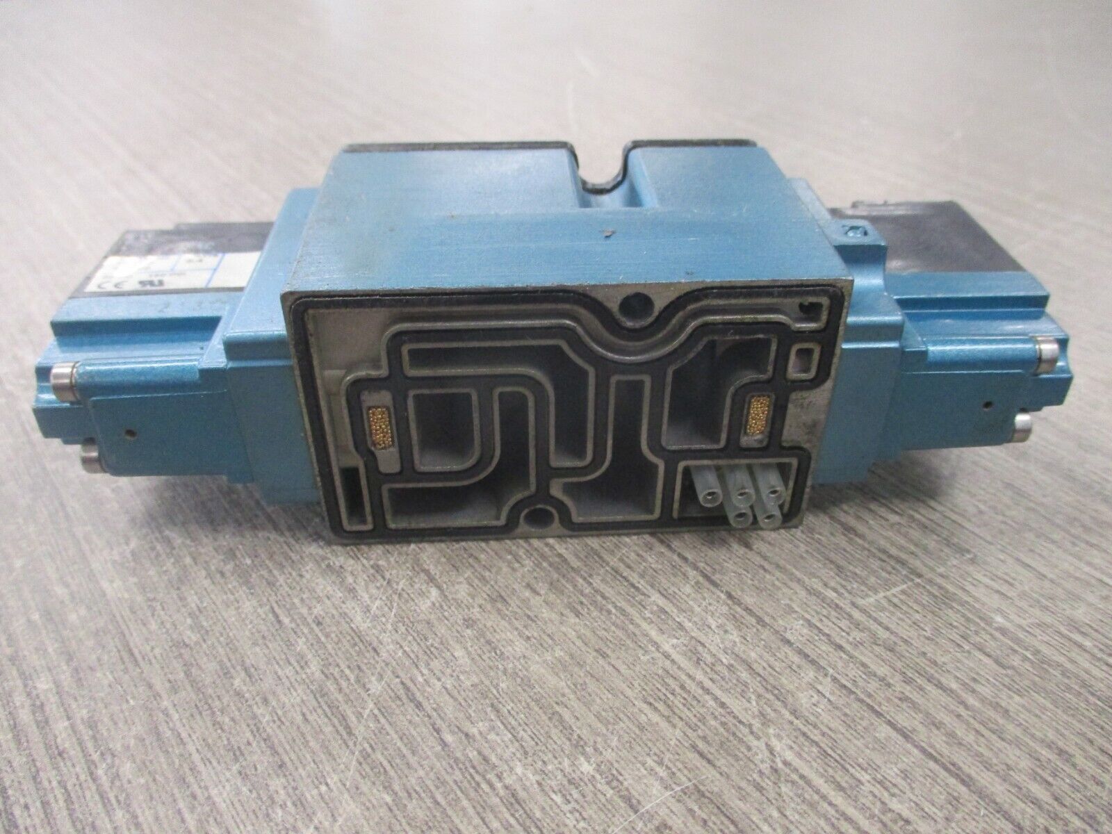 MAC Solenoid Valve 82A-BC-000-TM-DAAE-3DA Used