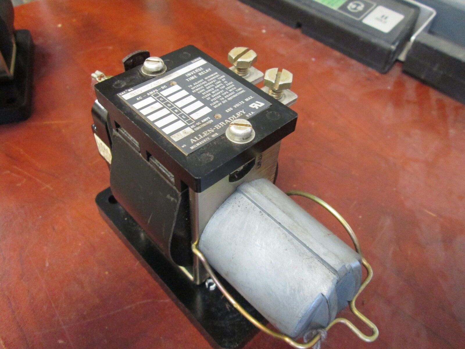 Allen-Bradley Inverse Time Relay 810-NX45 600V Used