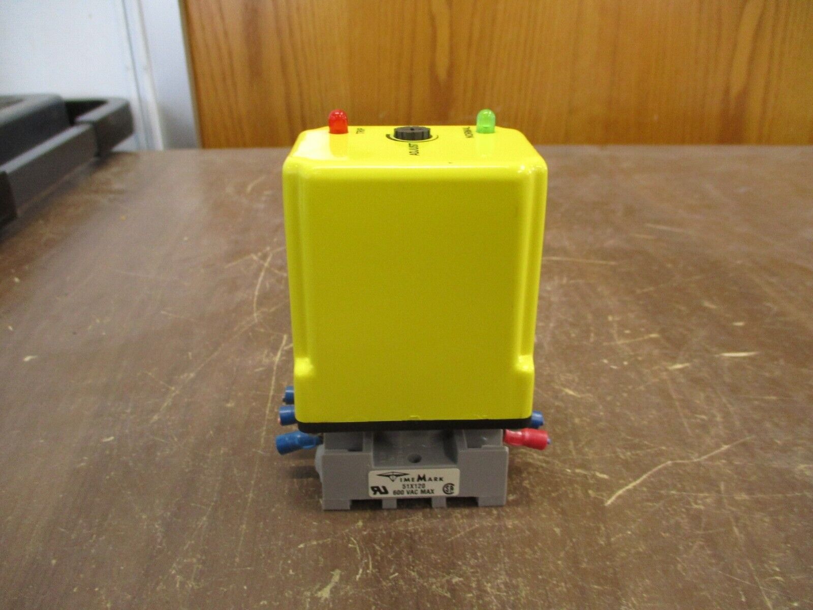 Time Mark 3-Phase Monitor A257B 380-480VAC 60Hz w/ Base *Cracked Corner* Used