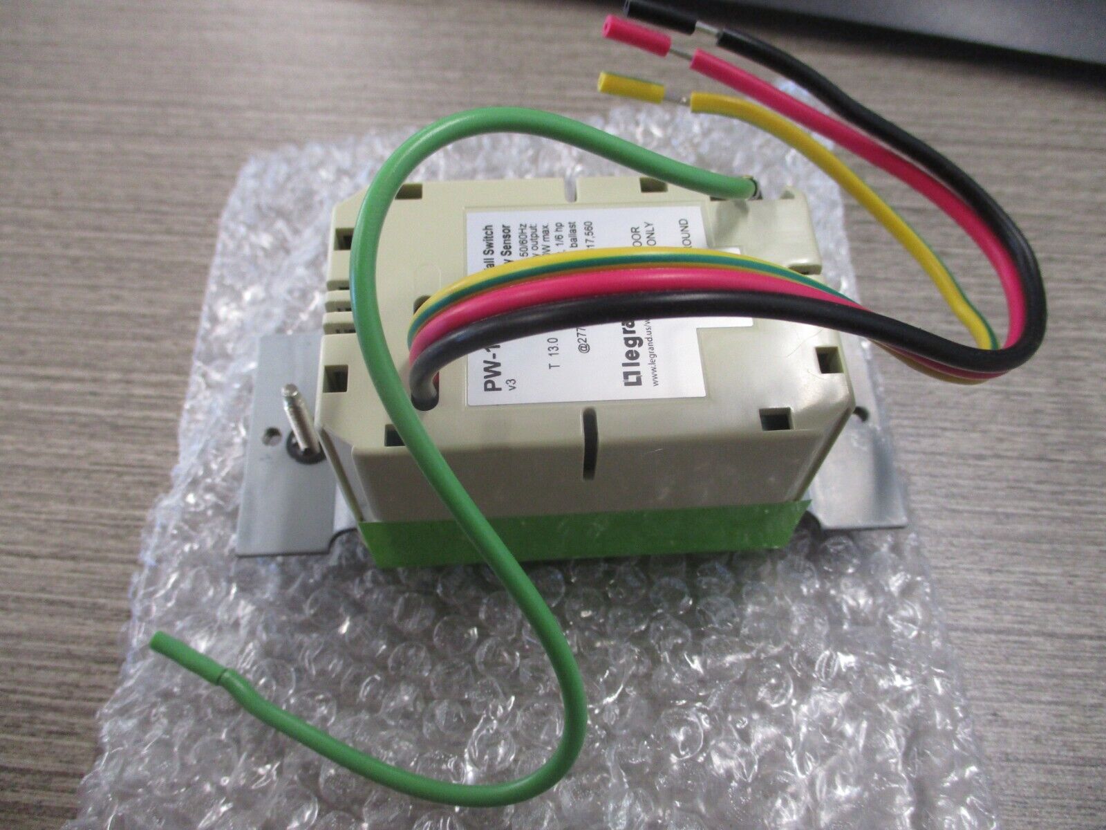 Legrand Wattstopper PIR Wall Switch Sensor PW-100-I 50/60Hz Ivory New Surplus