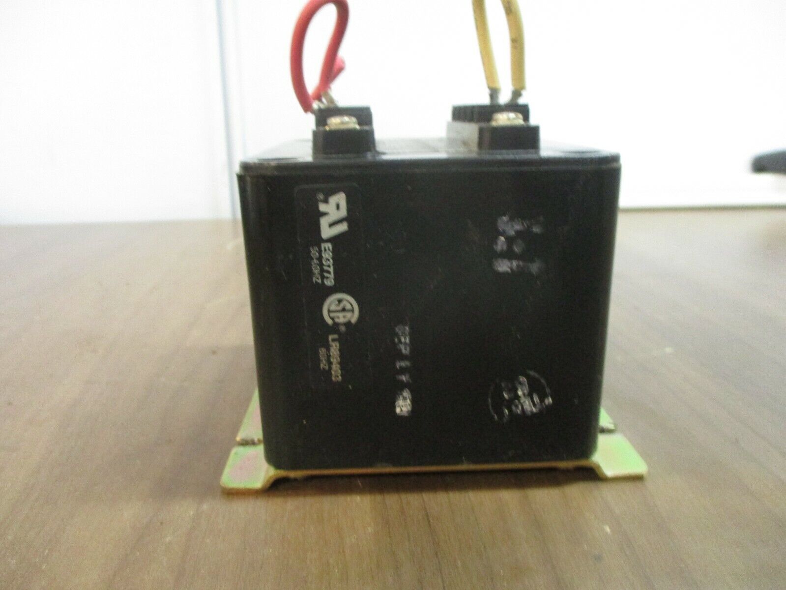 Instrument Transformers Potential Transformer 469-480 Ratio 4:1 Pri: 480V Used