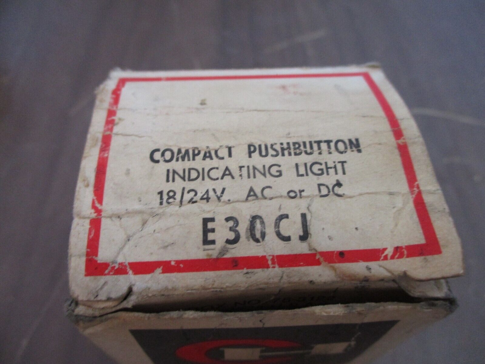Cutler-Hammer Compact Pushbutton Indicating Light E30CJ 18/24V New Surplus