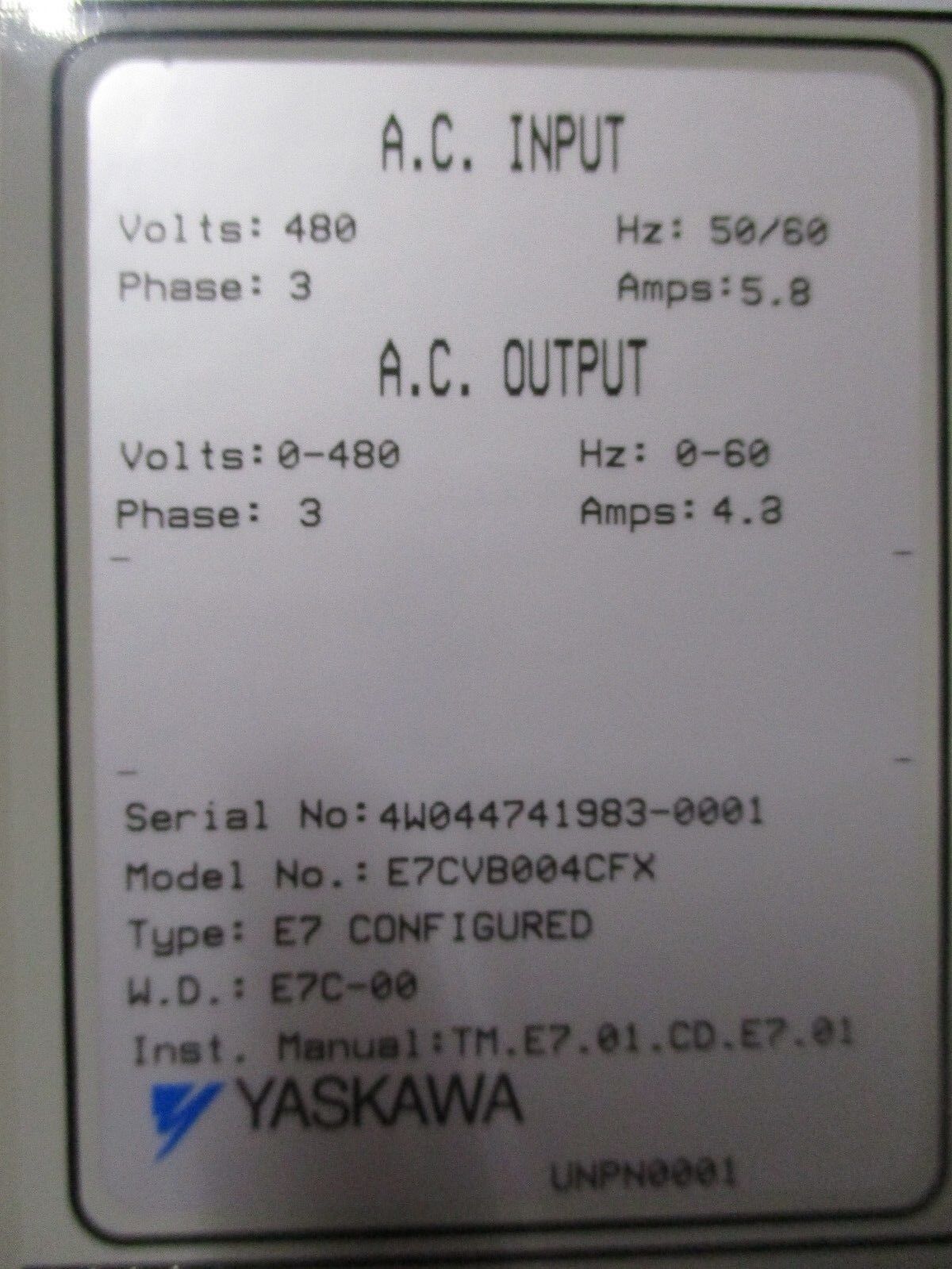 Yaskawa E7 AC Drive w/ Breaker Disconnect E7CVB004CFX 3HP 3Ph Used