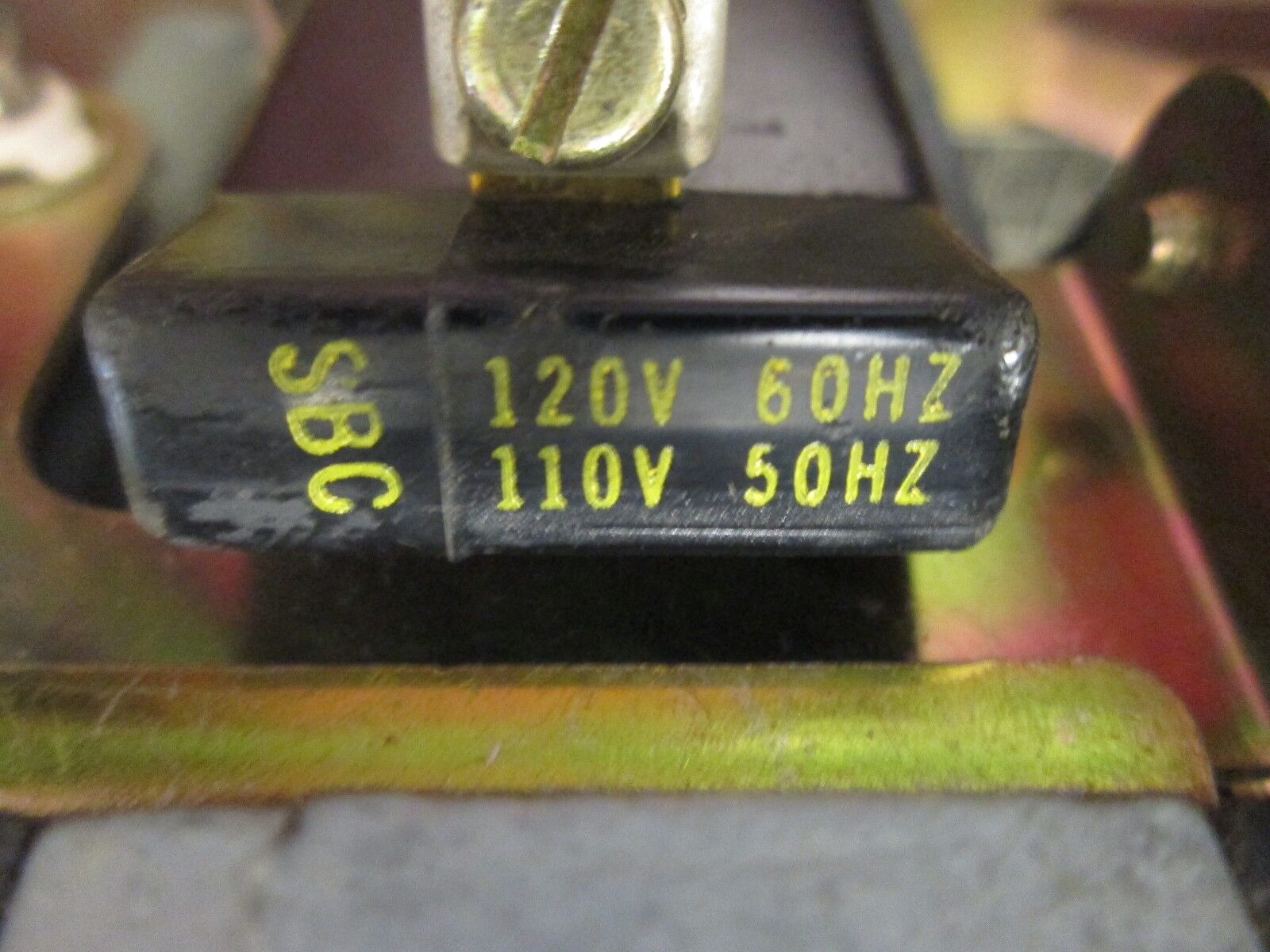 Square D  Pneumatic Relay  9050-B0-3D  120V Coil  Used