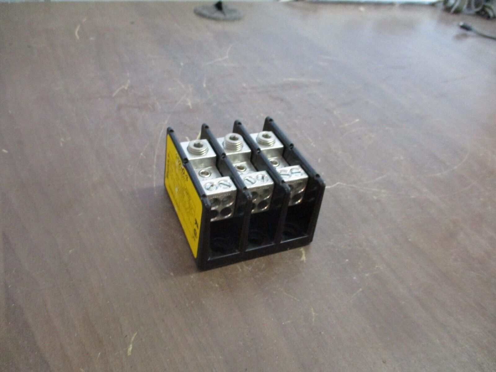 Buss Power Distribution Block 16220-3 175A 600V 3P Line: 2/0-14 Used