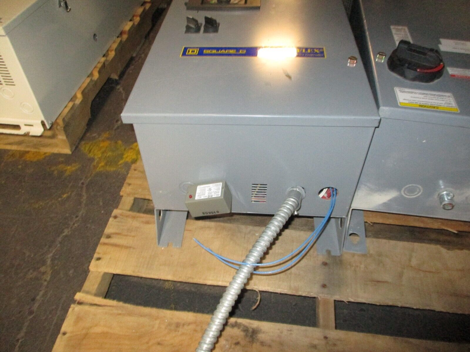 Square D Econoflex Altivar AC Drive w/ Bypass 8839 58EGG4VY Ser. A 7.5HP 3Ph