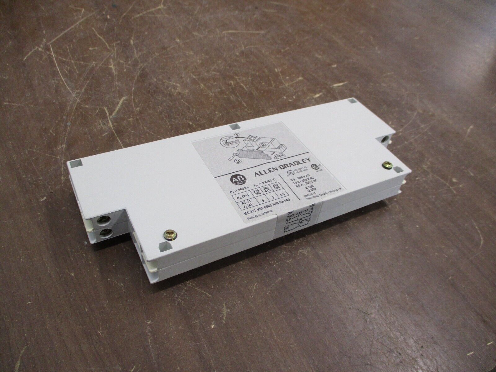 Allen-Bradley Auxiliary Contact 190-A11-11 Ser. A New Surplus