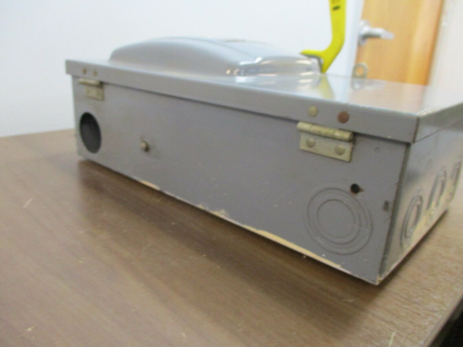Arrow Hart Fusible Safety Switch / Disconnect 24219 60A 240V 3P Used