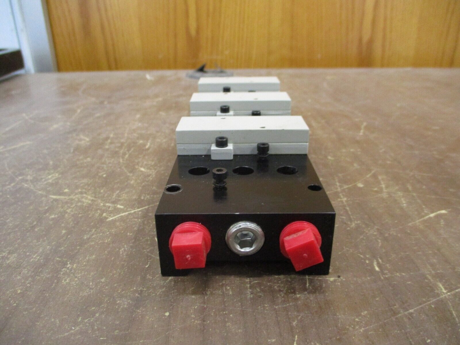 Numatics Air Valve Manifold 7-Slot Used