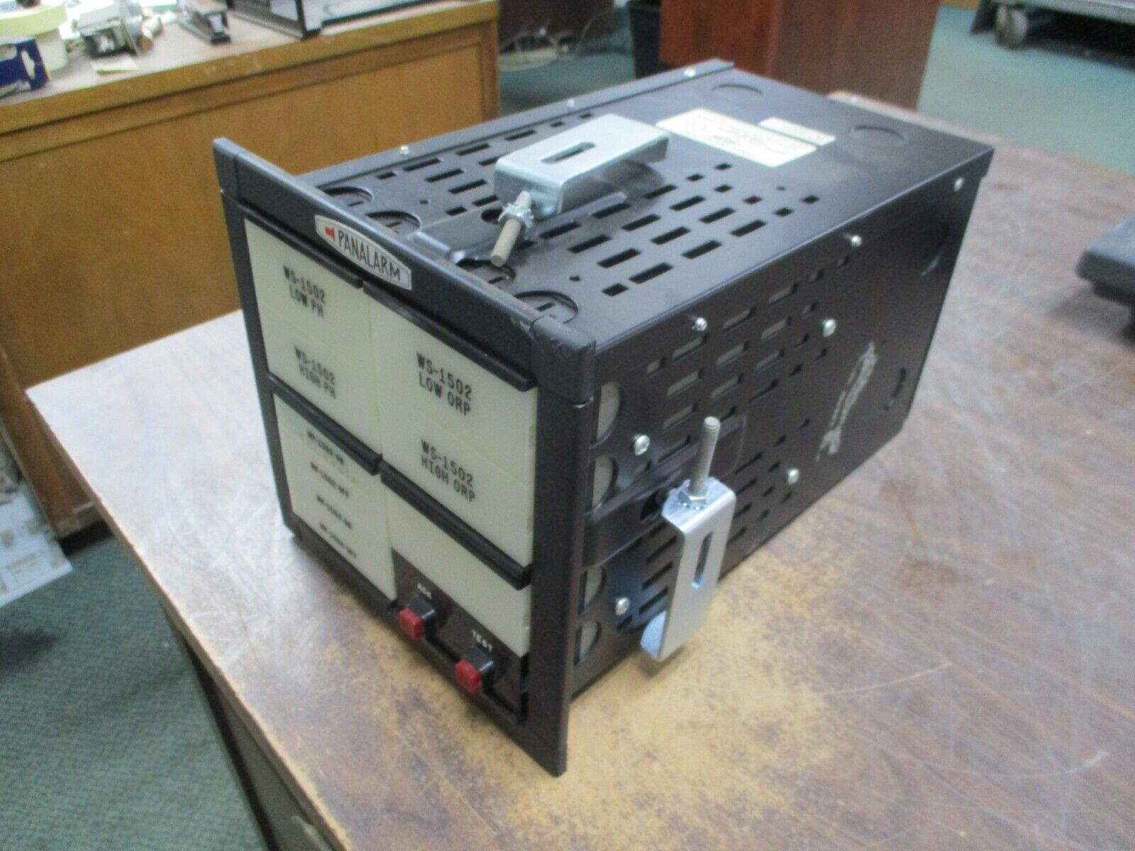 Panalarm Annunciator 90450AF1-1 Rev. 1 *Missing (1) Mount* Used