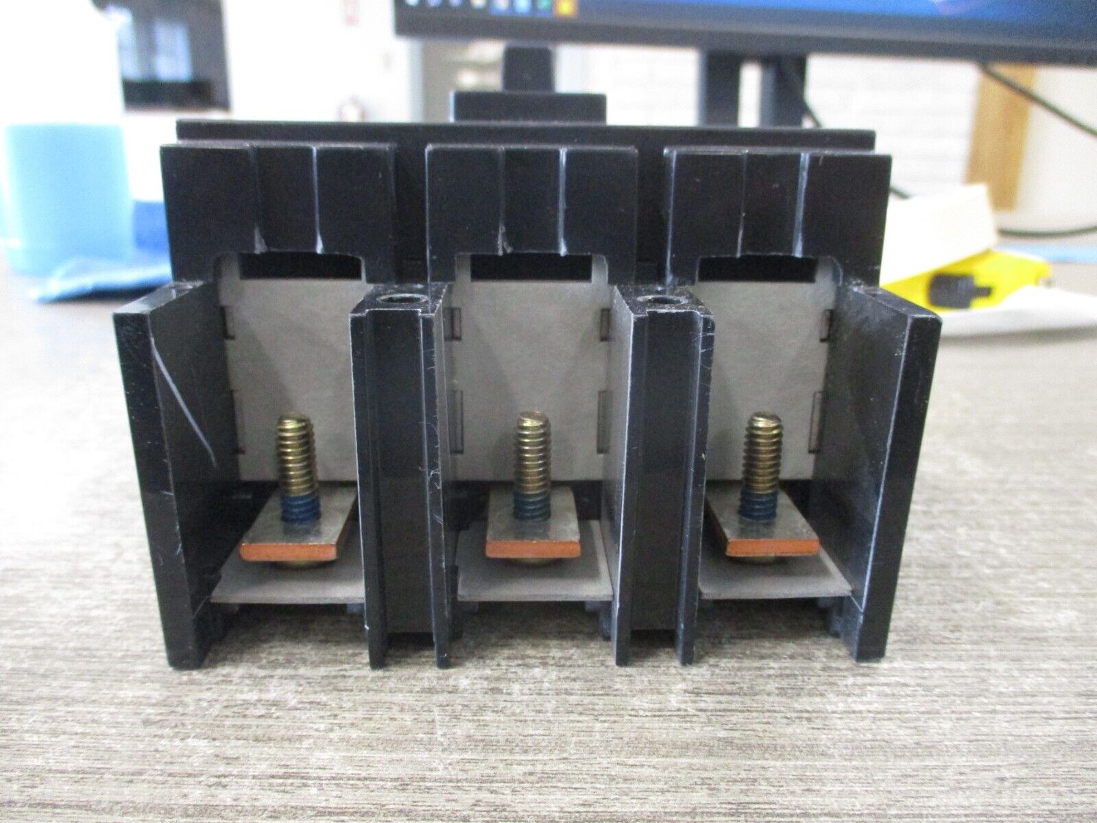 Square D PowerPact QD 225 Circuit Breaker QDF32225TS 225A 240V 3P Used