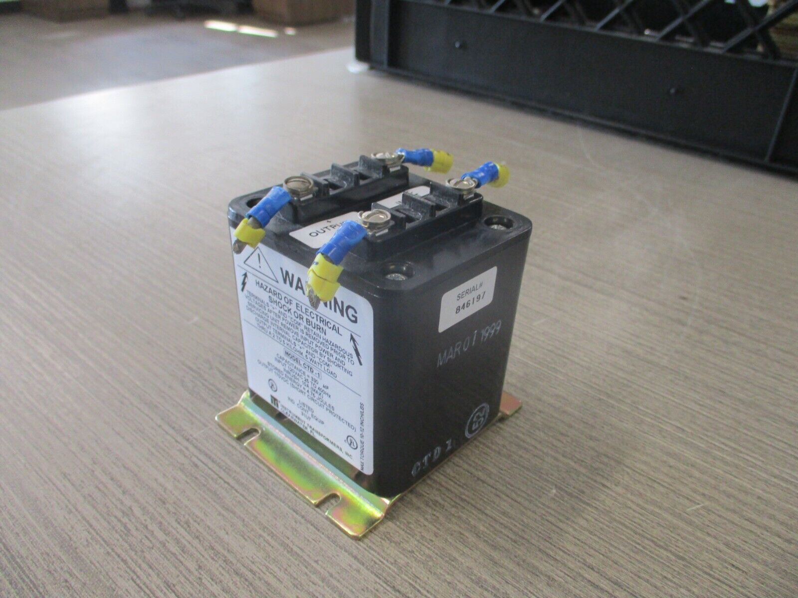 Instrument Transformers Capacitor Trip Device CTD-1 220 uF Input: 120VAC Used.