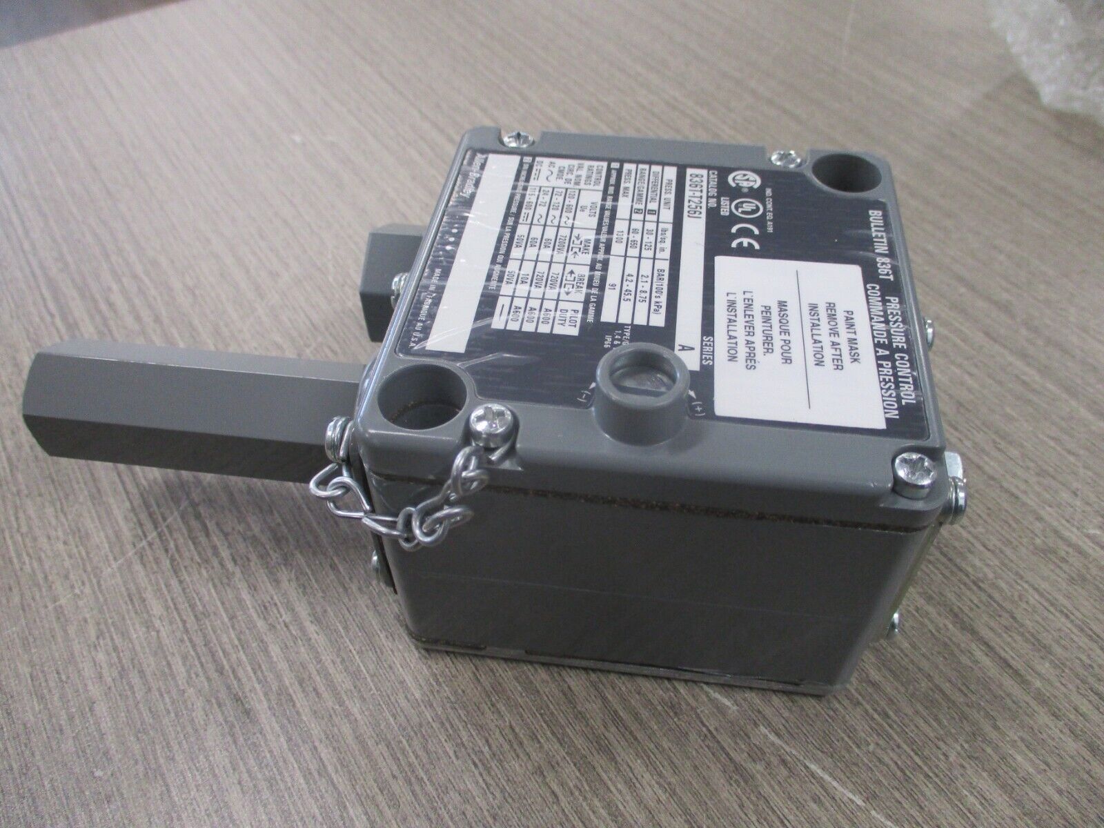 Allen-Bradley Pressure Control 836T-T256J Ser. A Adj. : 60-650 PSI New Surplus