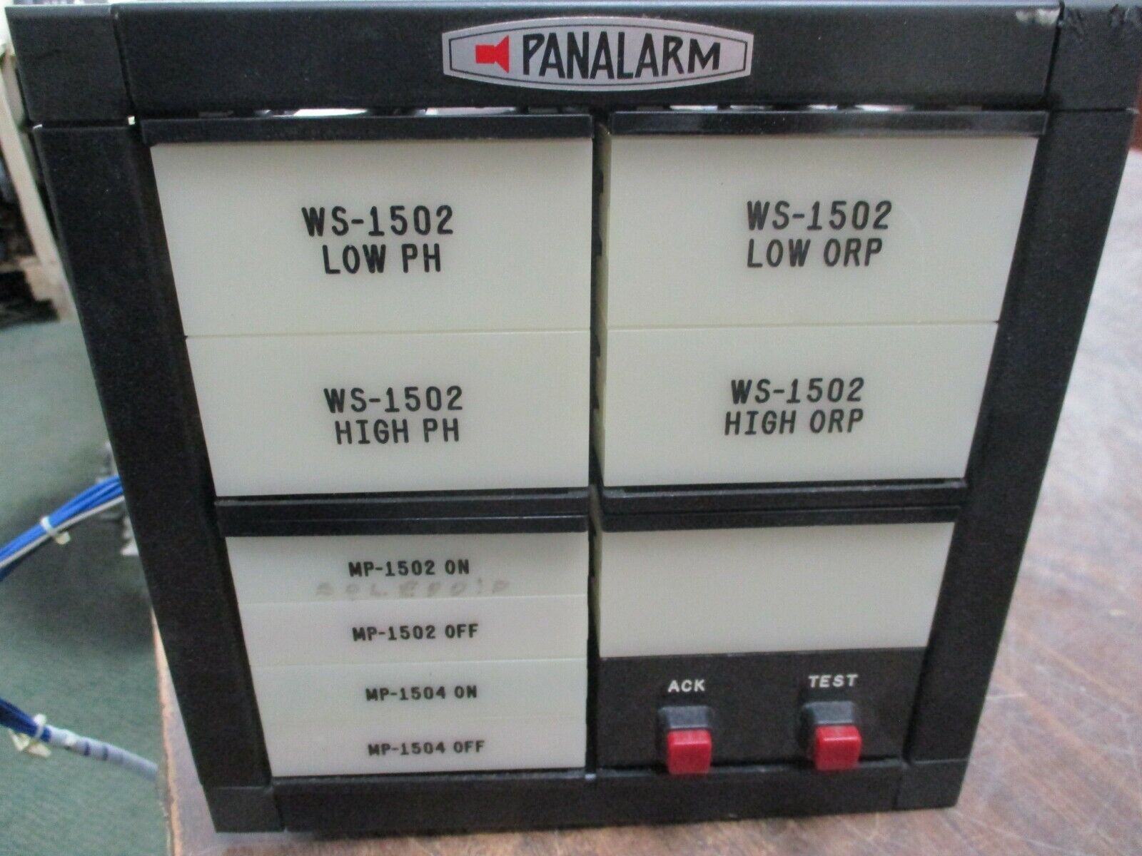Panalarm Annunciator 90450AF1-1 Rev. 1 *Missing (1) Mount* Used