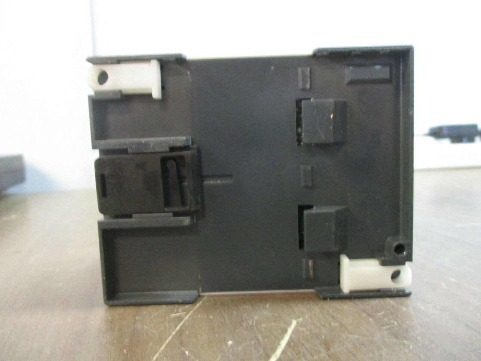 Schneider Electric Compact Smart Relay SR2 E121BD 24VDC Used