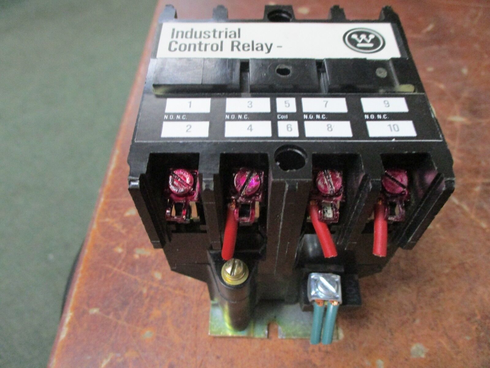 Westinghouse	Control Relay AR422AS2 10A 600V 120V Coil Used