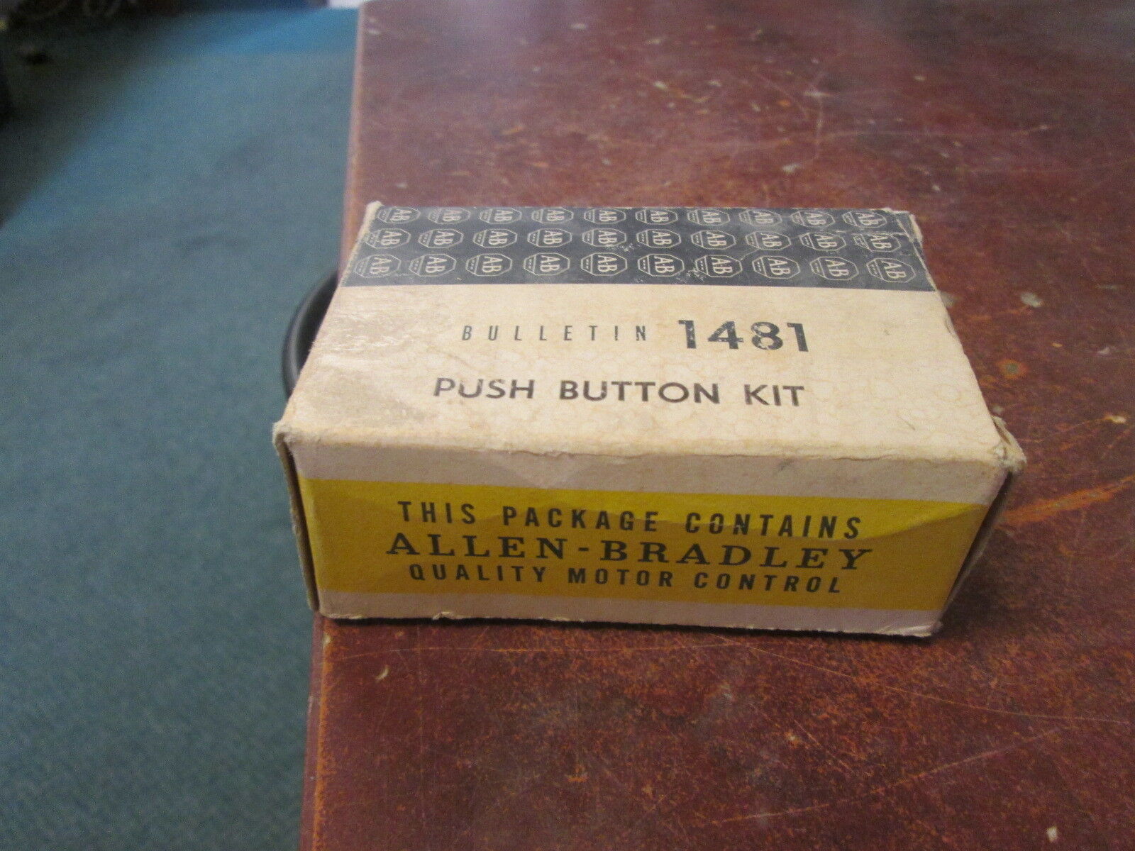 Allen-Bradley Push button Kit 1481-N3 Ser. K Size 3-4 New Surplus