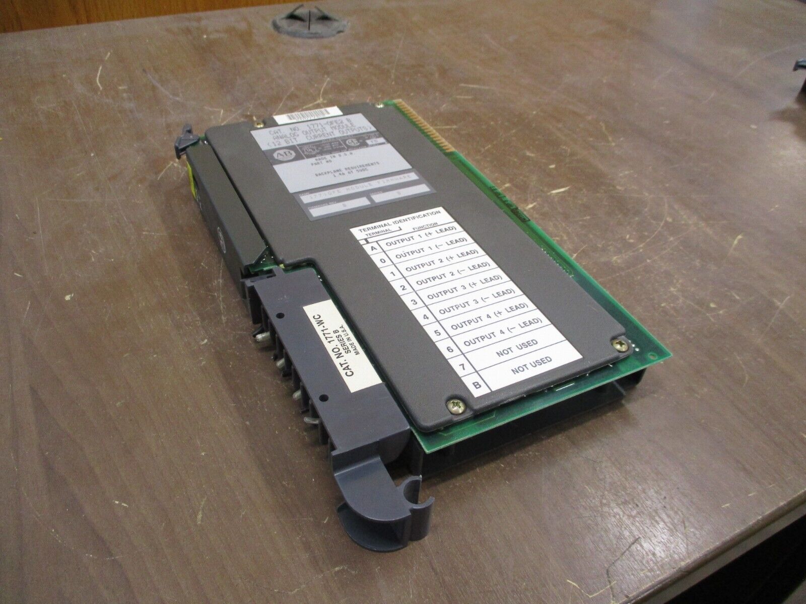 Allen-Bradley Analog Output Module 1771-OFE2 B 12-Bit Current Outputs Ser. B