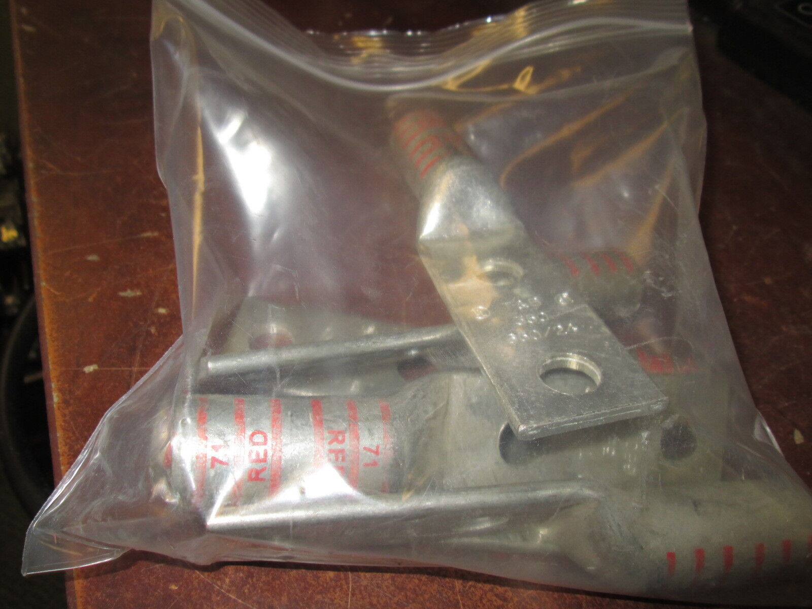 T & B Crimp Lug 350MCM "Lot of 6" New Surplus
