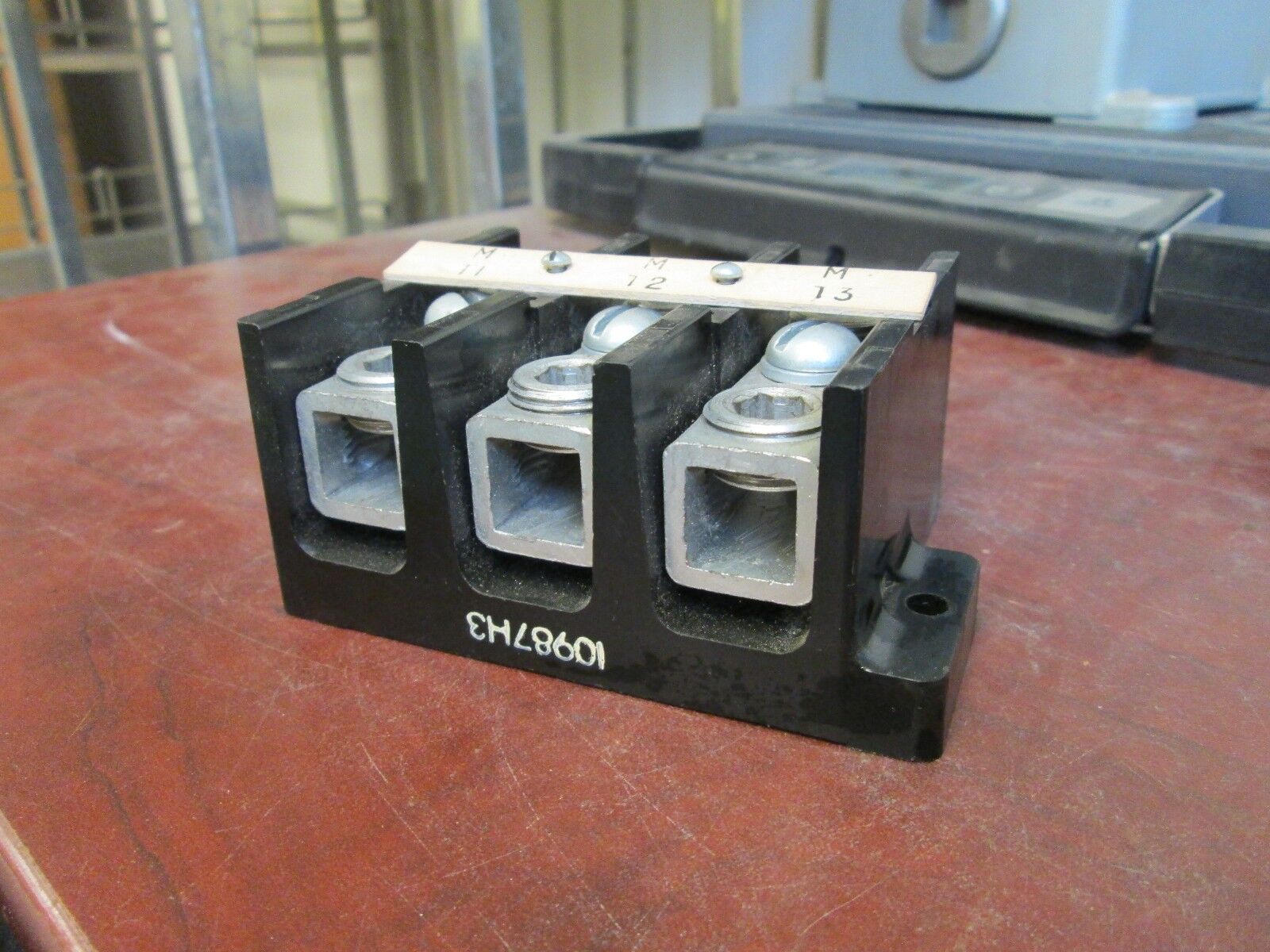 Cutler-Hammer Terminal Block 10987H3 3P Used