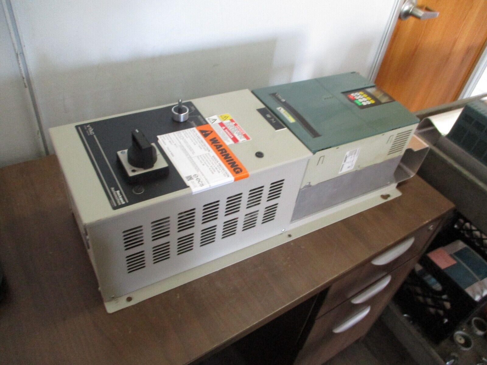 Rockwell Automation VTAC 9 AC Drive w/ Bypass 9VT-2541H0-D00 25HP 3Ph w/ Keypad