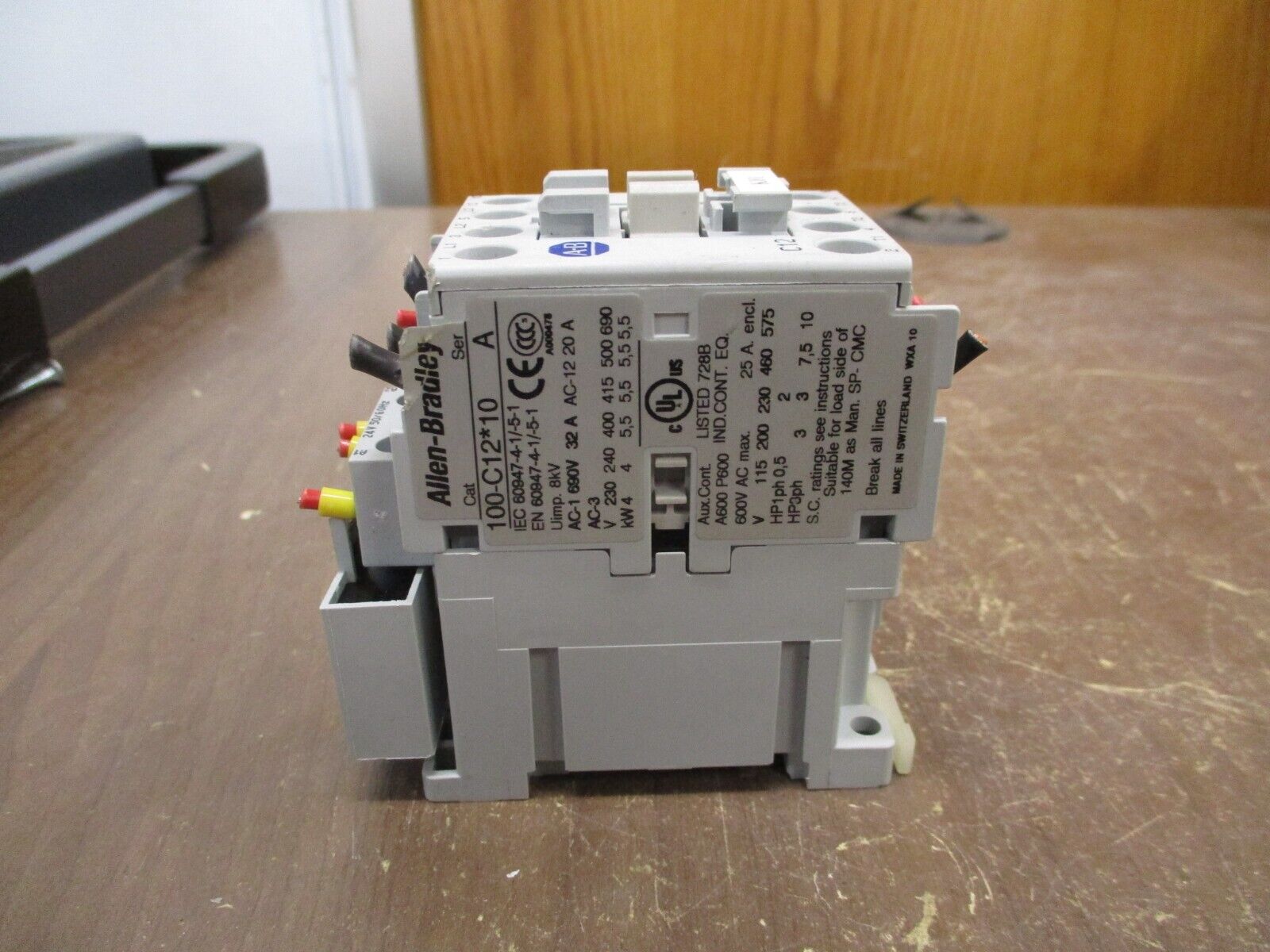 Allen-Bradley Contactor 100-C12*10 24V Coil 25A 600V *Chipped Top* Used