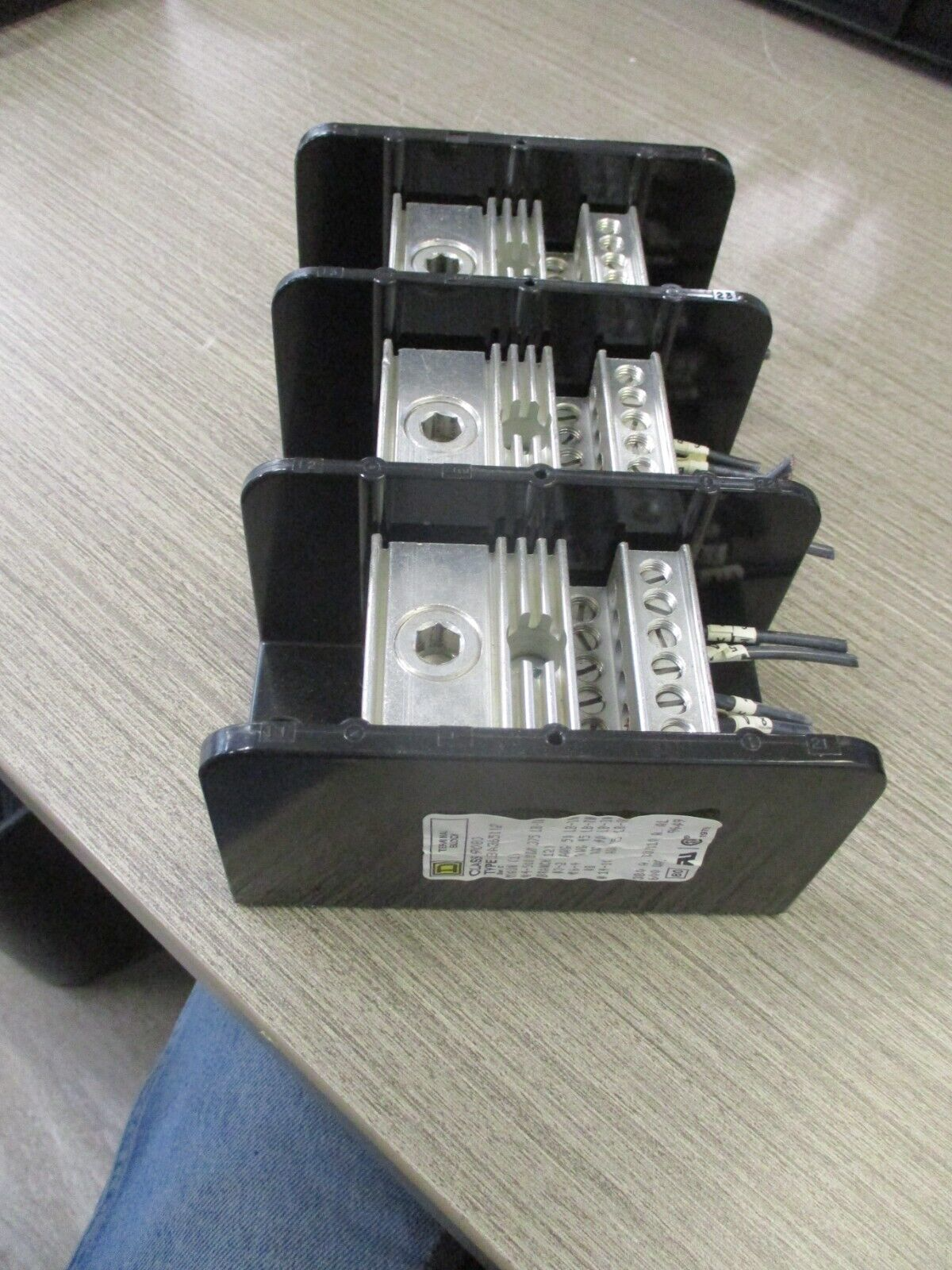 Square D Power Distribution Block 9080 LBA365112 380A 600V 3P Used