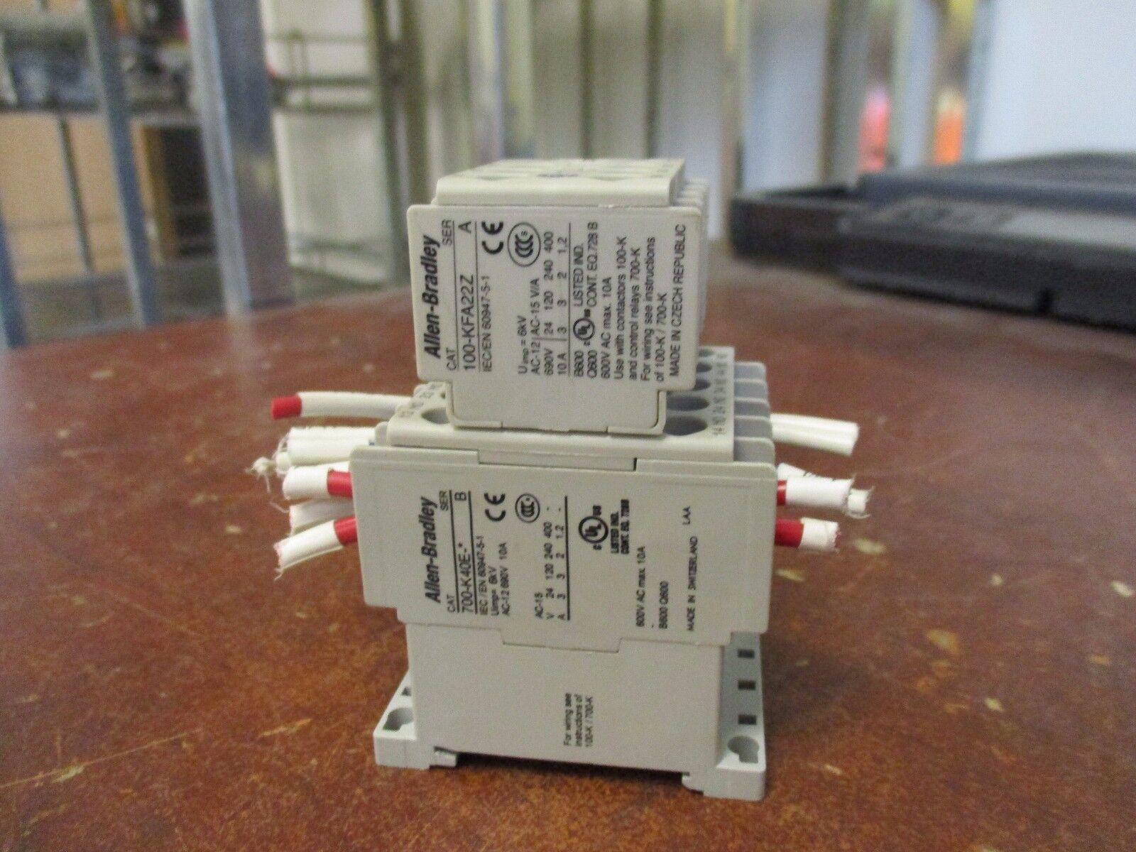 Allen-Bradley Contactor w/Aux Contact Black 700-K40E-* 120V Coil 10A 600V Used