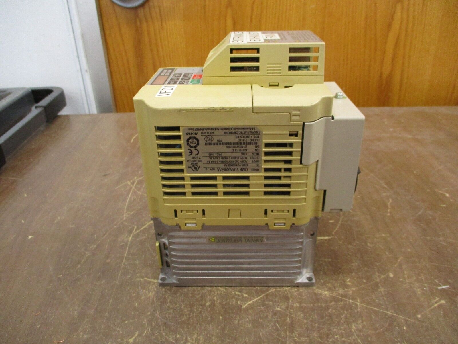Yaskawa V1000 AC Drive CIMR-VU4A0005FAA Rev. D 3HP 3Ph Used