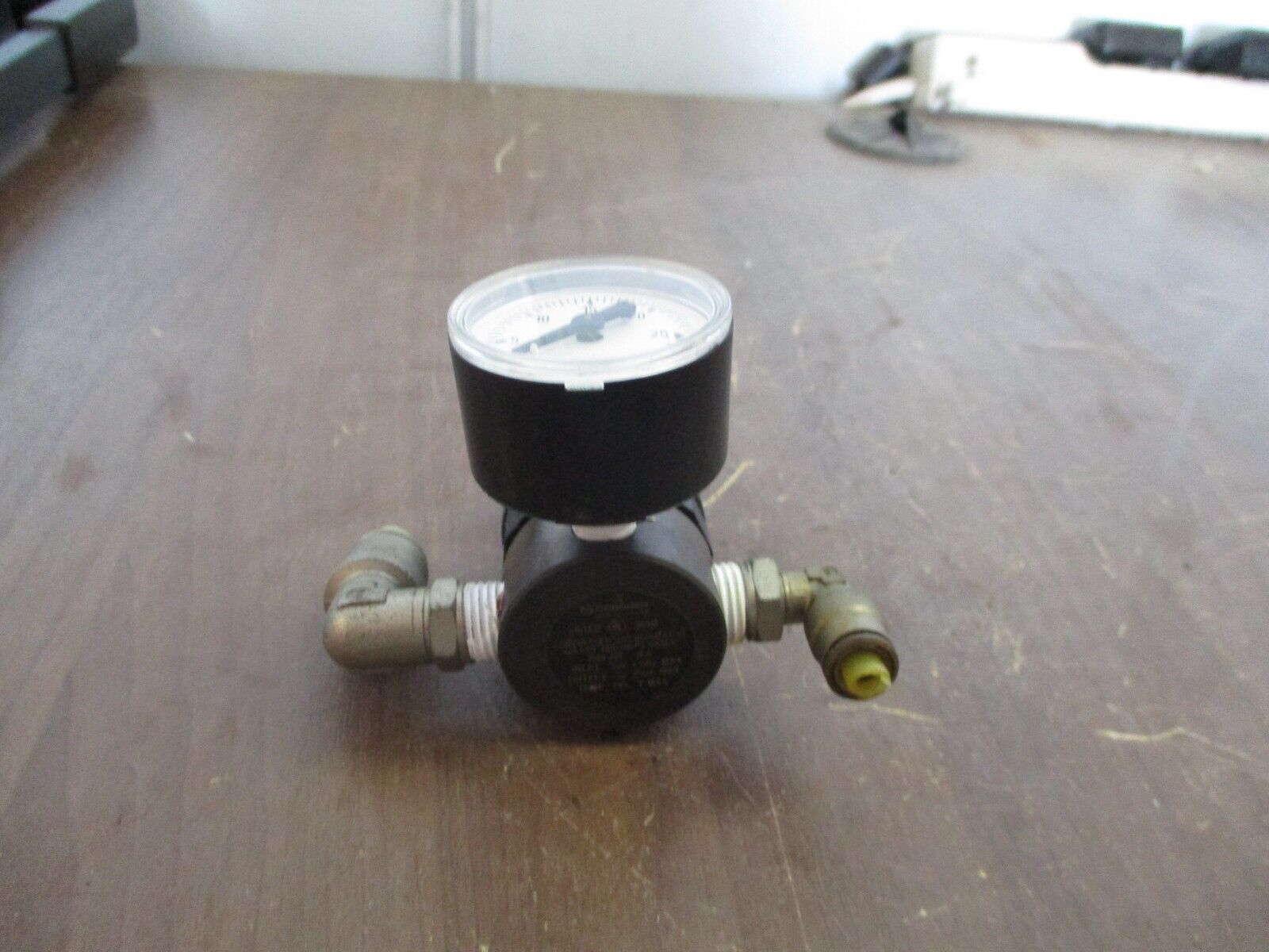 Norgren Compressed Gas Regulator R44-221-NNEA Air, CO2, Inert Gas Temp: 140°