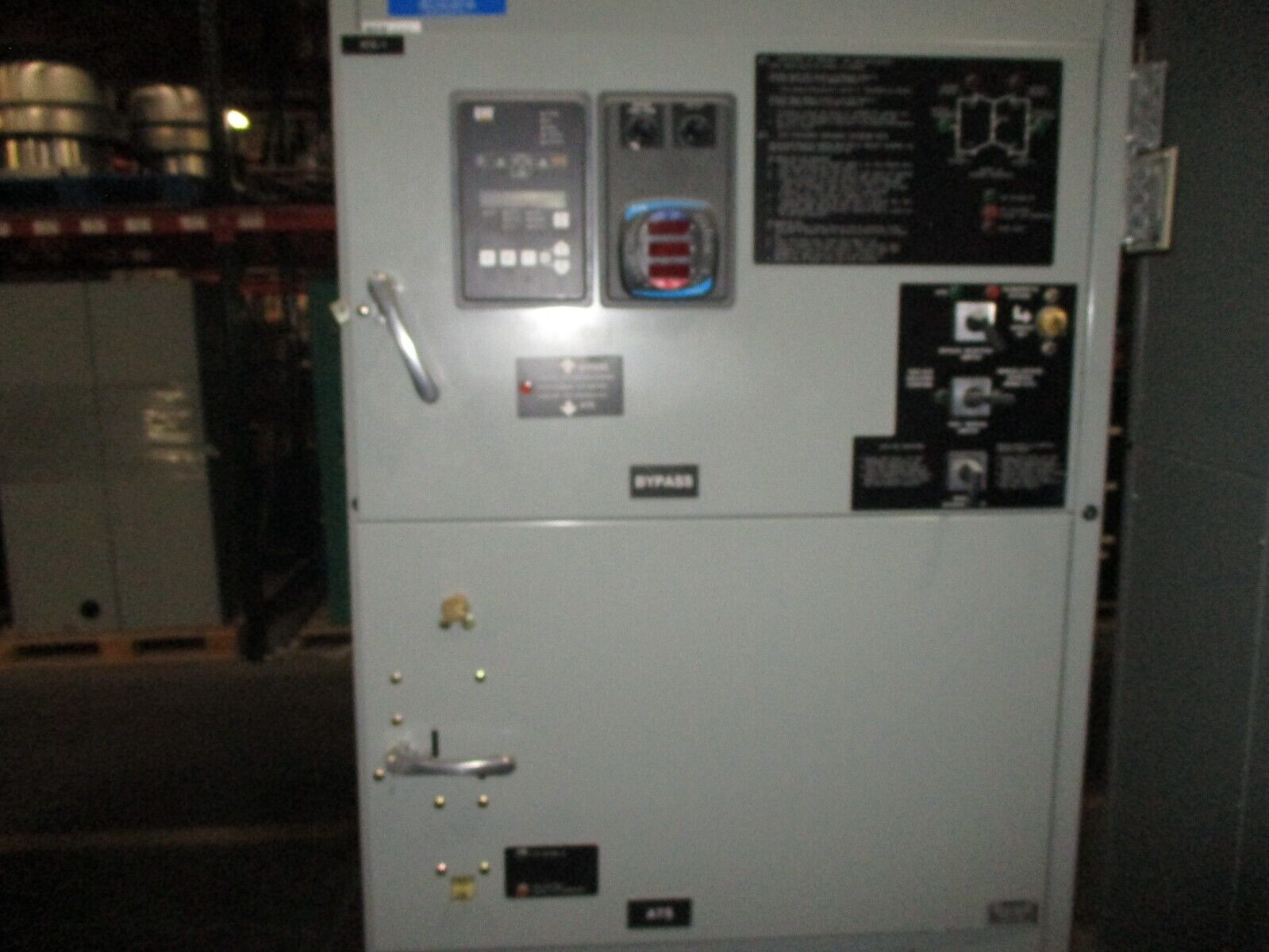 CAT / Eaton Bypass Isolation Automatic Transfer Switch BIC8C3X30800XSU 800A Used