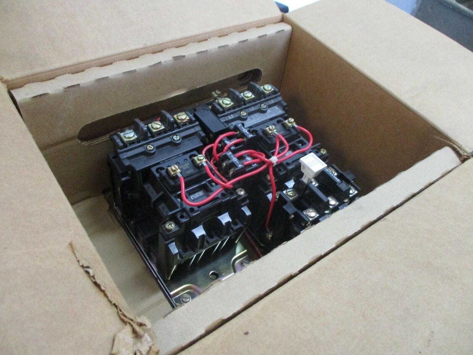 Allen-Bradley Size 0 Reversing Starter 505-AOB Ser. C 460-480V Coil New Surplus