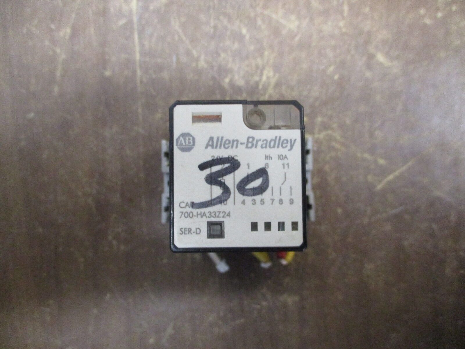 Allen-Bradley Relay 700-HA33Z24 24VDC Coil w/ Base Used