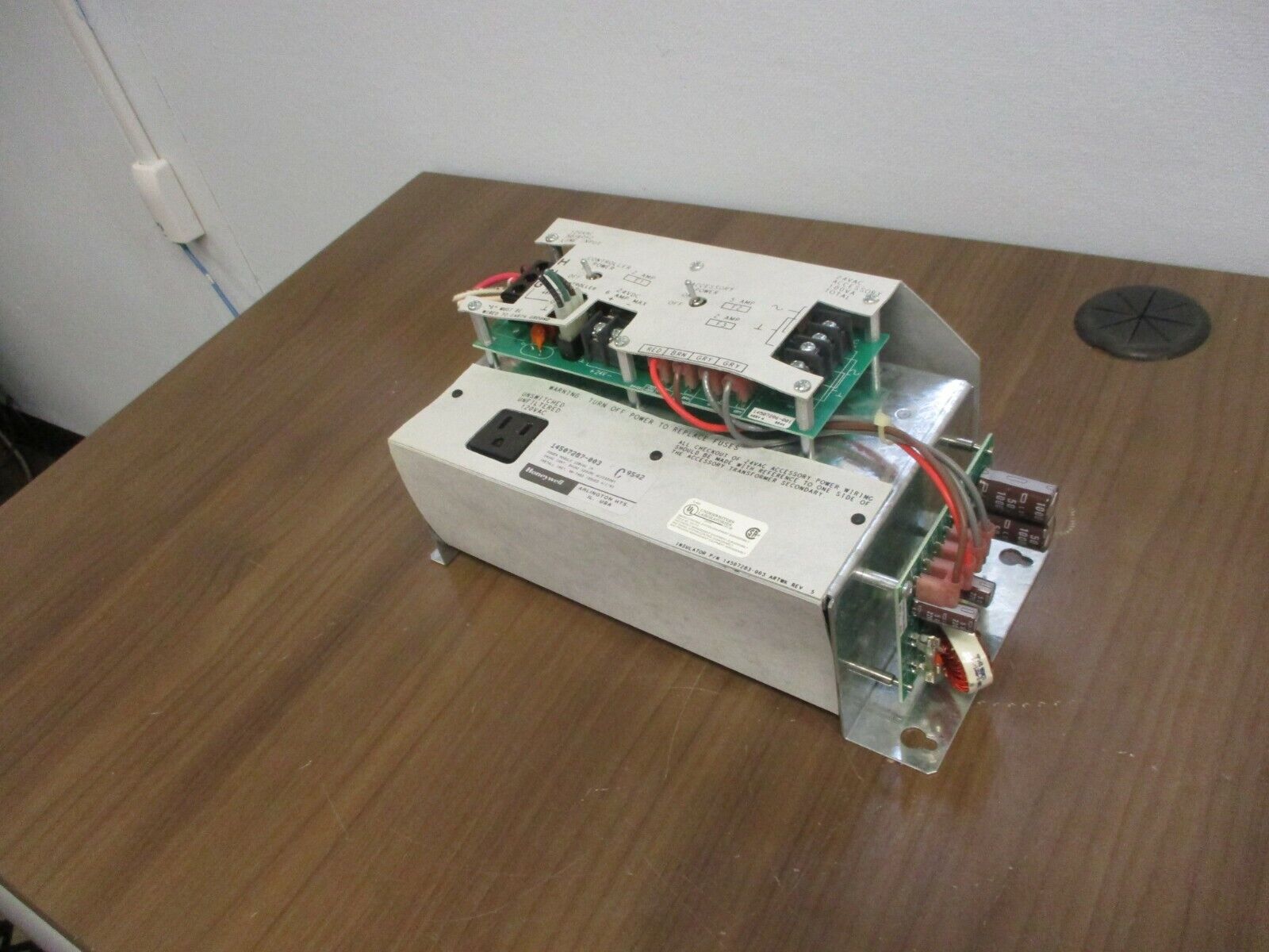 Honeywell Power Module 14507287-003 Input: 120VAC Output: 24VAC Cont. Used