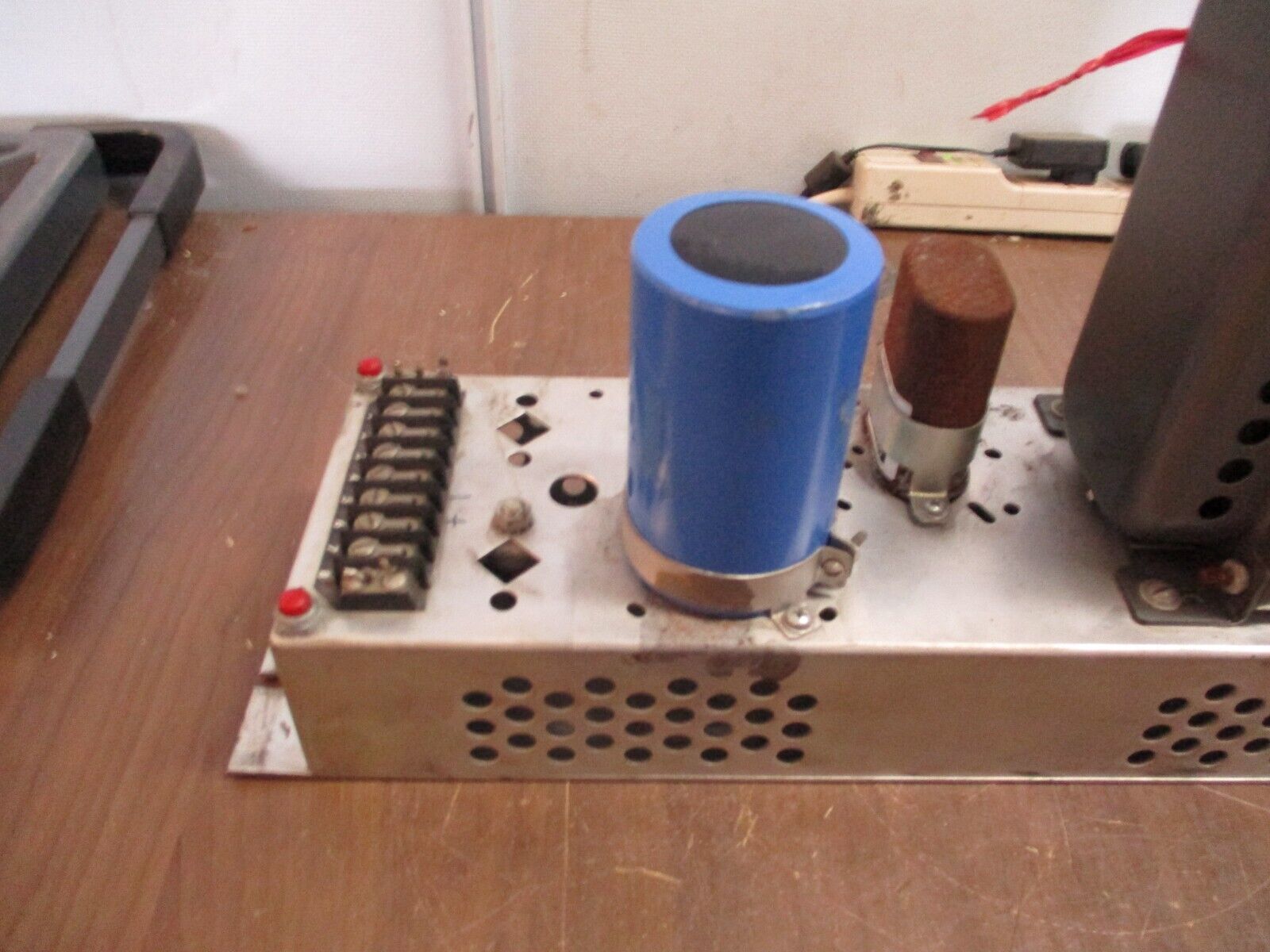Sola DC Power Supply 28-1125 Input: 100-130VAC 60Hz Output: 125VDC 2A Used