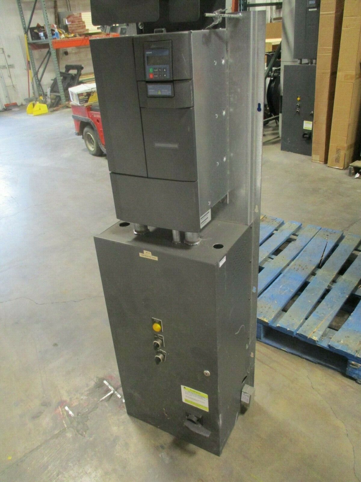 Siemens SED2 AC Drive VBA325.F133X SED2-18.5/32X 25HP Used