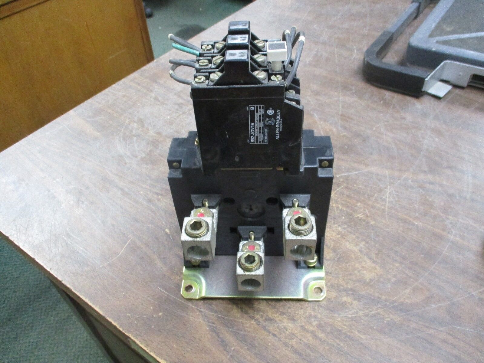 Allen-Bradley Thermal Overload Relay 592-TPD200 184A Ratio 200:5 120-600V Used