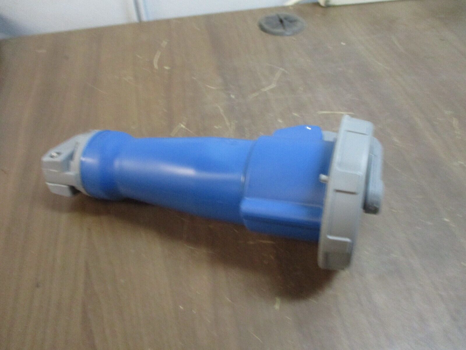 Hubbell Watertight Connector HBL460C9W 60A 250V 3P 4W New Surplus