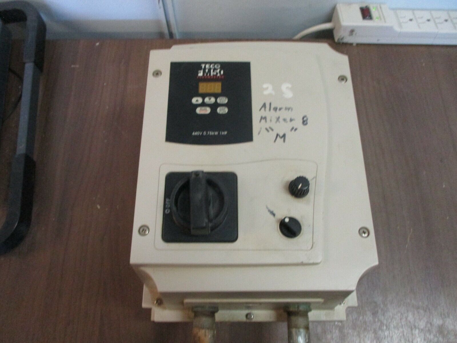 TECO Fluxmaster FM50 AC Drive FM50-401-N4FS 1HP 3Ph Nema 4X Used
