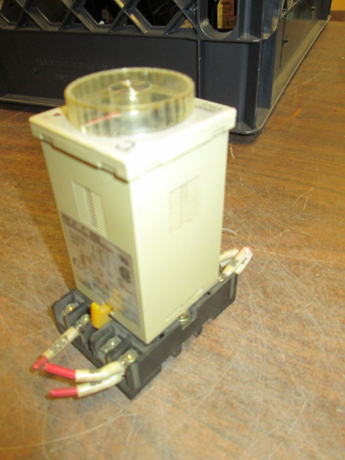 Omron Temperature Controller E5C2-R 20G 100/110V 50/60Hz 2VA Used