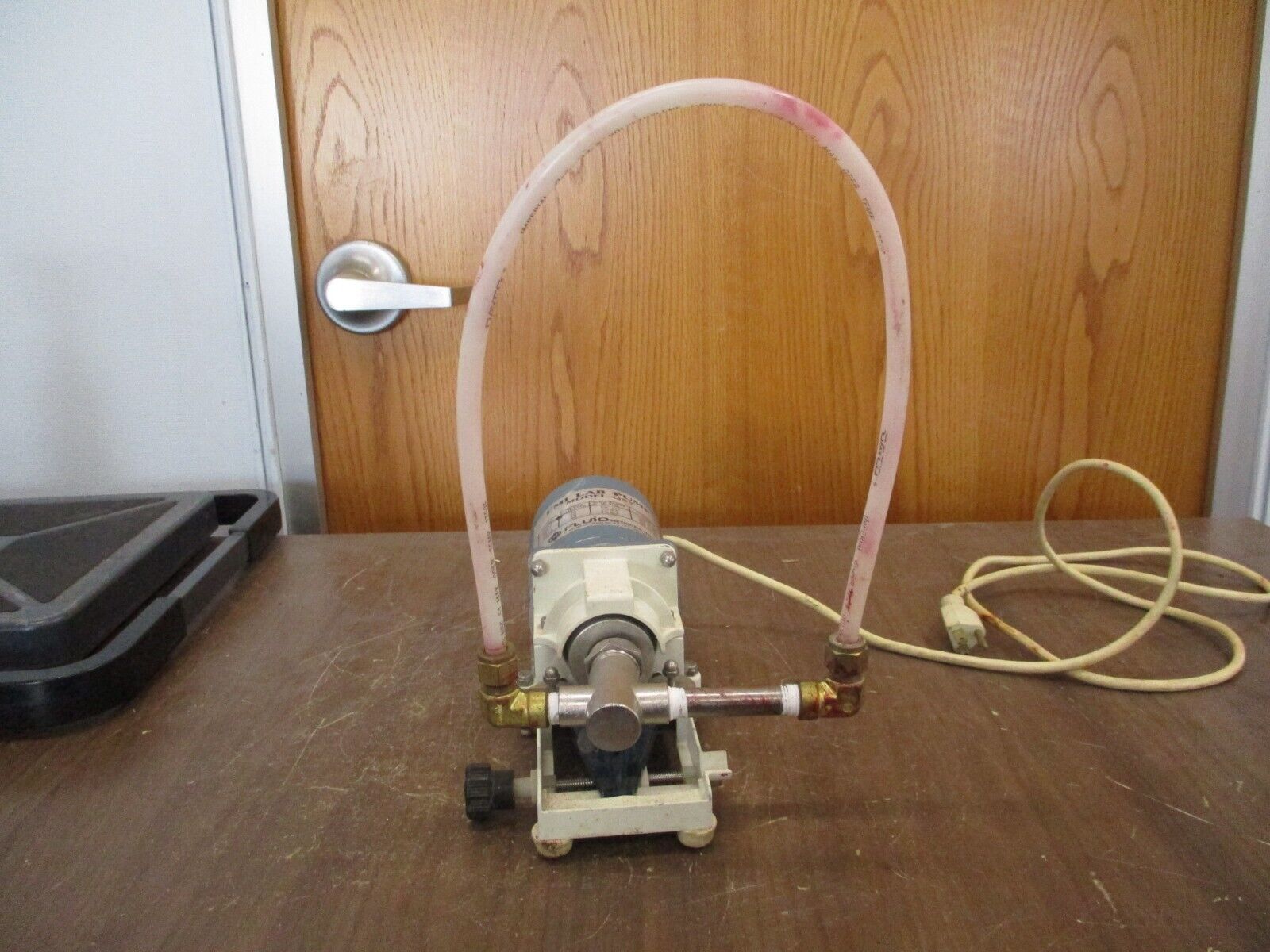 FMI Lab Pump QSY 120V 0.3A 50/60Hz 72 RPM Used