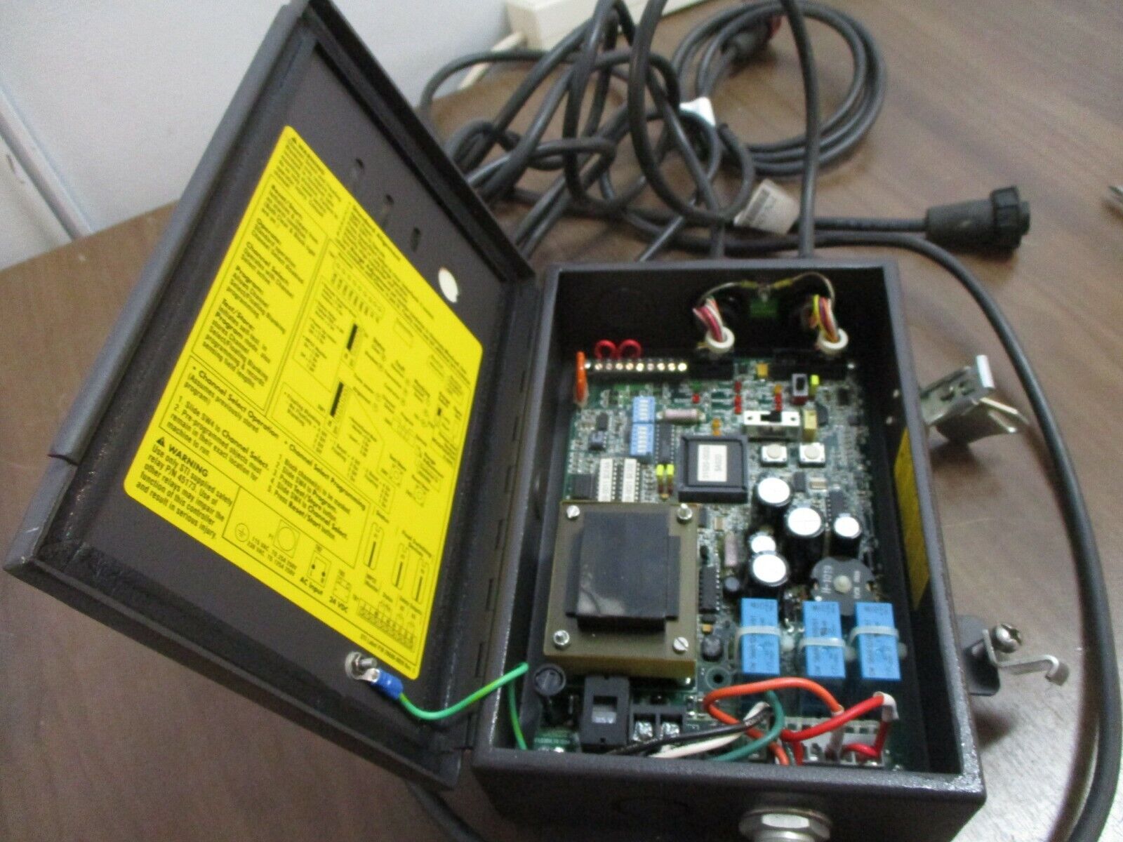 STI Light Curtain Controller LCC-FB-AC1-U 115VAC 50/60Hz 30VA Nema 4 Enclosure