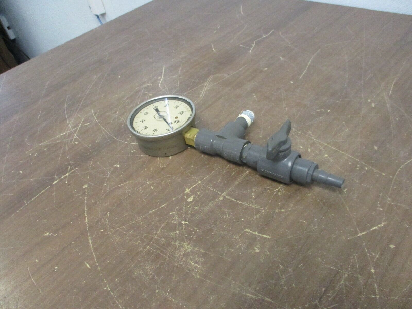 USG Pressure Gauge Range: 0-160PSI Used